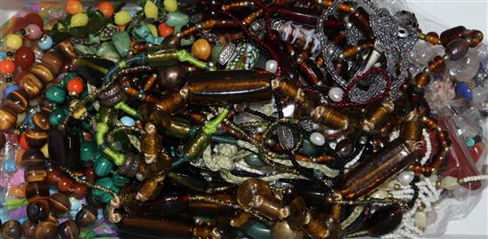 A quantity of assorted costume jewellery etc. including malachite necklace and tigers eye quartz necklace.